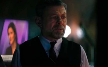 Alfred no es una figura paterna en The Batman, confiesa Andy Serkis