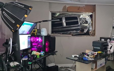 Streamer de Twitch suspendió su Live por choque de camioneta contra su cuarto