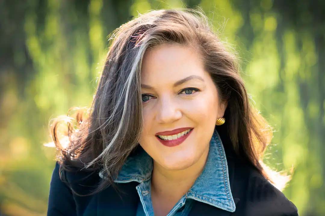 Laura Miele EA