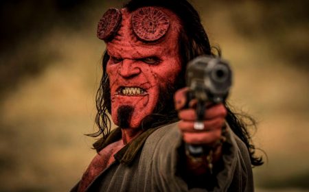 Tras el fracaso de Hellboy, David Harbour llamó a Ryan Reynolds