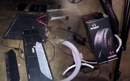 Padre ebrio destruye todo el equipo de su hijo streamer