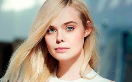 Death Stranding 2: Elle Fanning reveló que Hideo Kojima le regaló un PlayStation 3