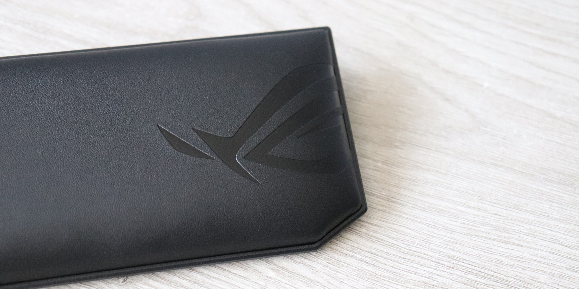 Imagen de ASUS ROG GAMING WRIST REST - REVIEW